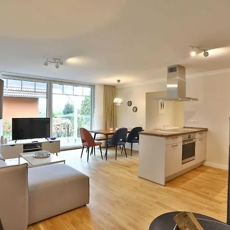 Naturidyll Mariendorf - Mammutbaum