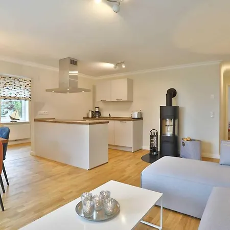 Naturidyll Mariendorf - Mammutbaum * Middelhagen