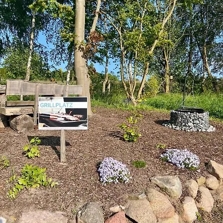 Naturidyll Mariendorf - Mammutbaum Middelhagen